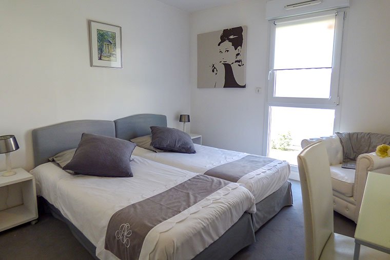 La chambre Olympe avec deux lits simples - Location de vacances Cléolympe à Saint-Malo